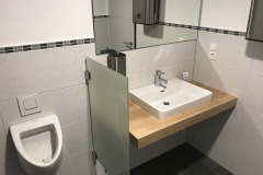Urinal + Waschbecken